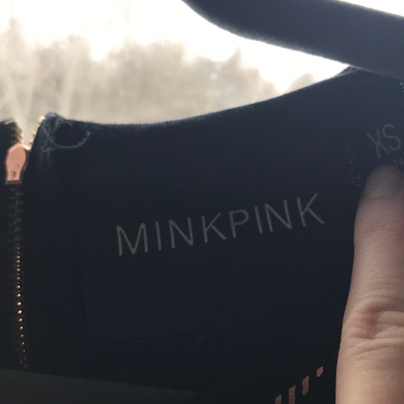 Monk pink dress - Picture 2 of 5